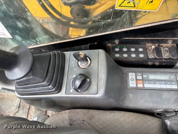 image for item FH7055 2010 Caterpillar 321D LCR excavator