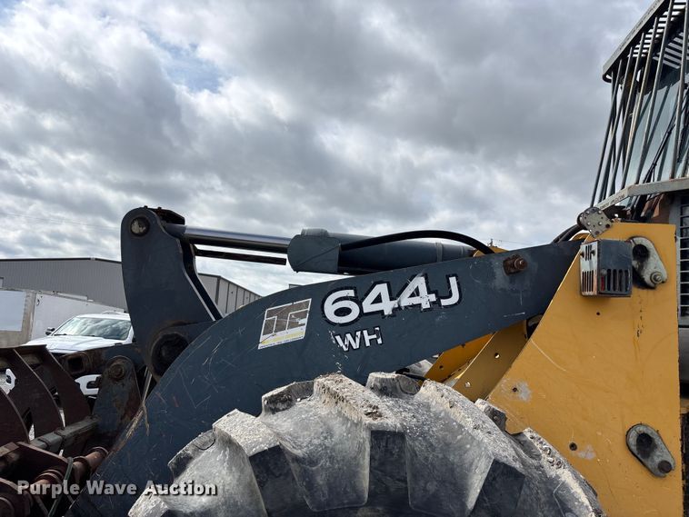 image for item FH7056 2006 John Deere 644J wheel loader