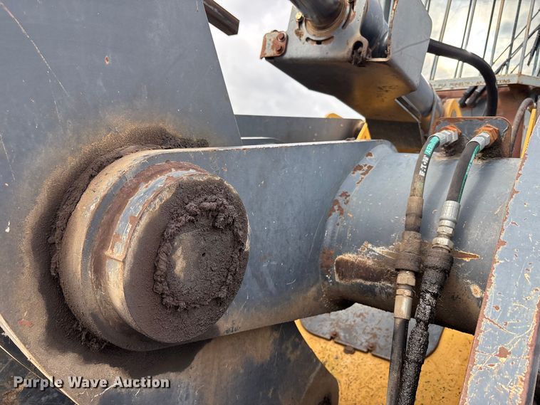 image for item FH7056 2006 John Deere 644J wheel loader