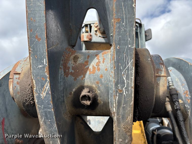 image for item FH7056 2006 John Deere 644J wheel loader