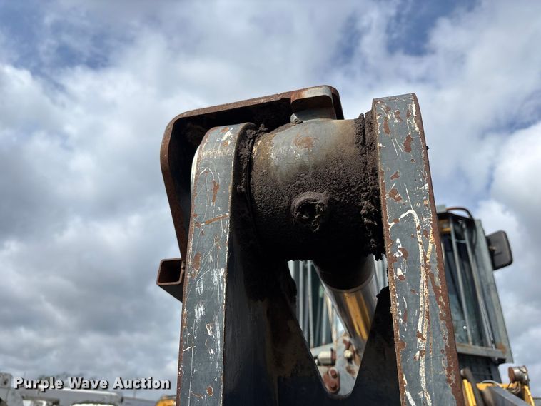 image for item FH7056 2006 John Deere 644J wheel loader