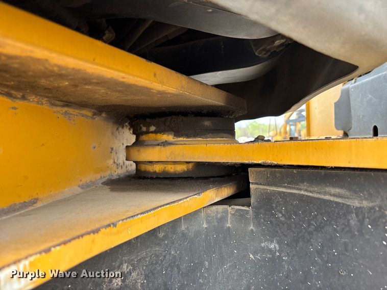 image for item FH7056 2006 John Deere 644J wheel loader