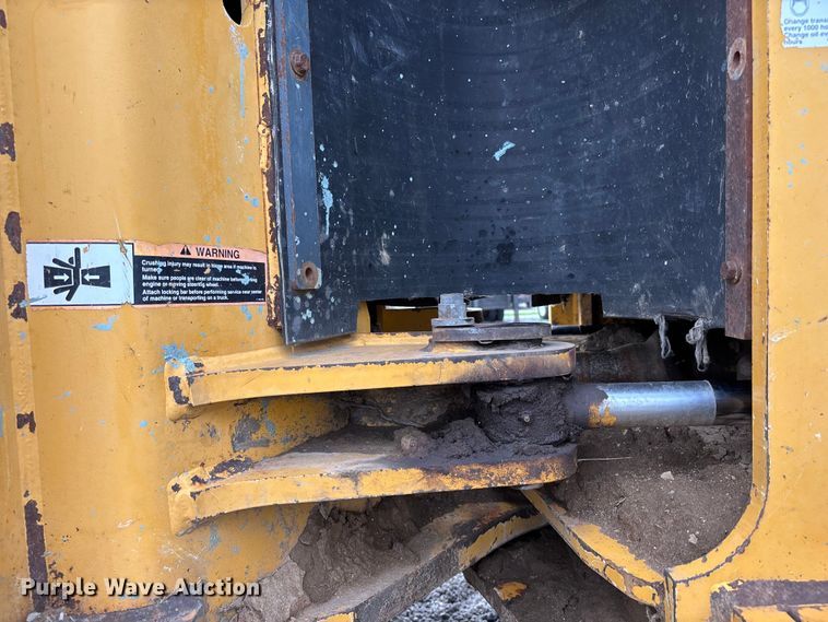 image for item FH7056 2006 John Deere 644J wheel loader