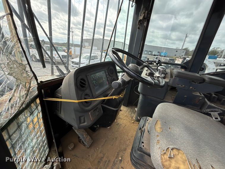 image for item FH7056 2006 John Deere 644J wheel loader