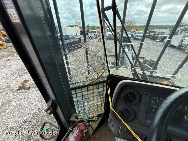 image for item FH7056 2006 John Deere 644J wheel loader