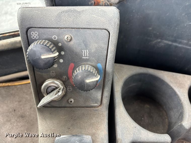 image for item FH7056 2006 John Deere 644J wheel loader