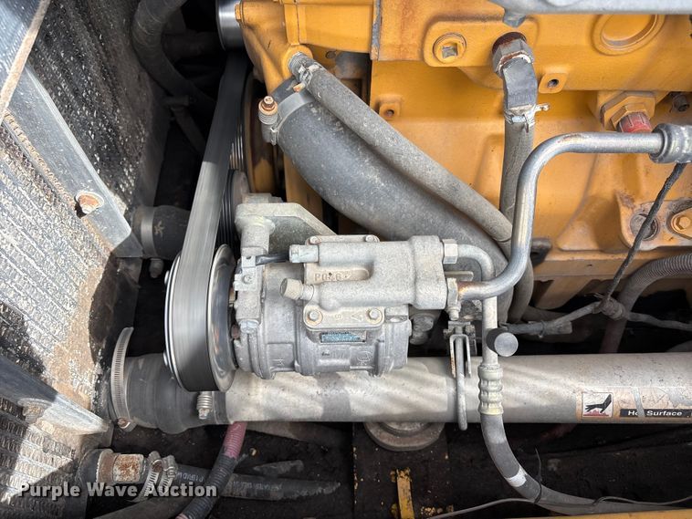 image for item FH7056 2006 John Deere 644J wheel loader