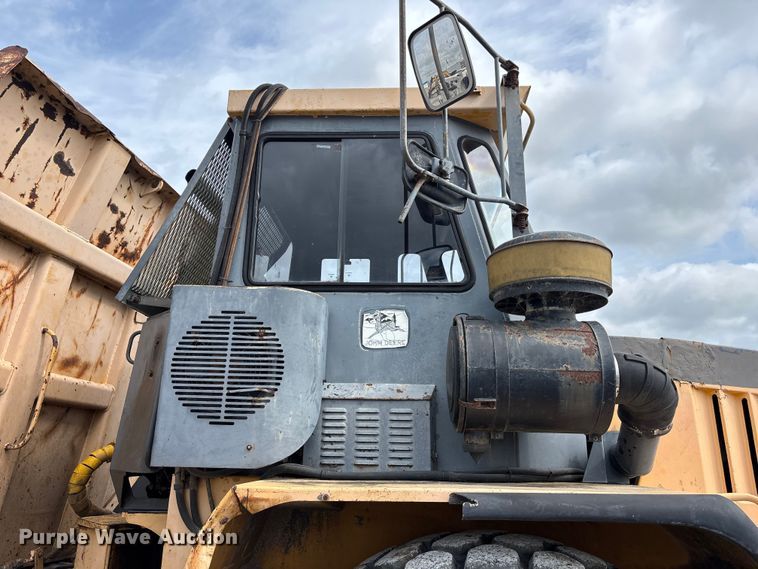 image for item FH7057 2000 John Deere 250C articulated haul truck