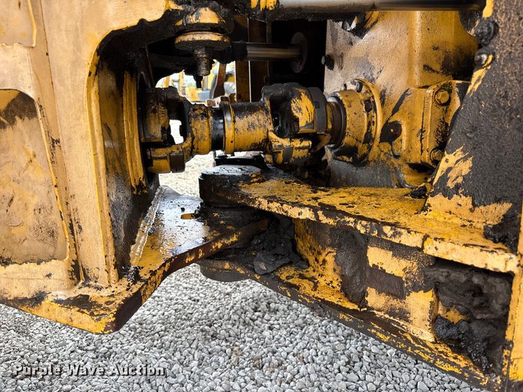 image for item FH7057 2000 John Deere 250C articulated haul truck