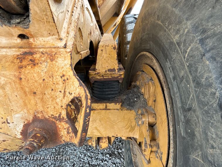 image for item FH7057 2000 John Deere 250C articulated haul truck