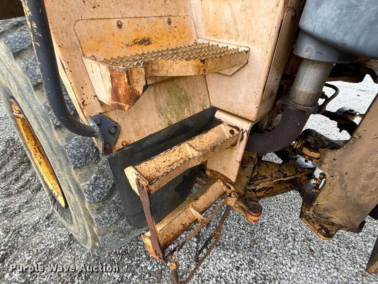 image for item FH7057 2000 John Deere 250C articulated haul truck