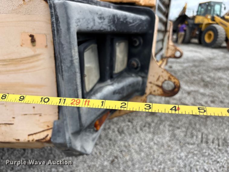 image for item FH7057 2000 John Deere 250C articulated haul truck