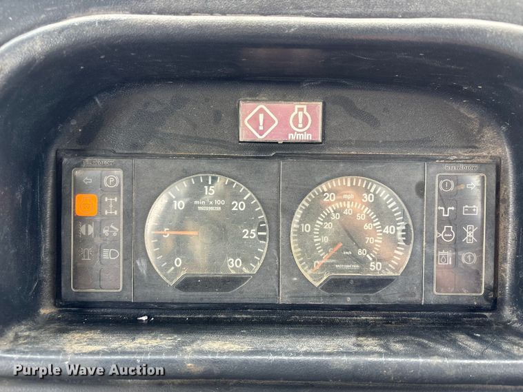 image for item FH7057 2000 John Deere 250C articulated haul truck