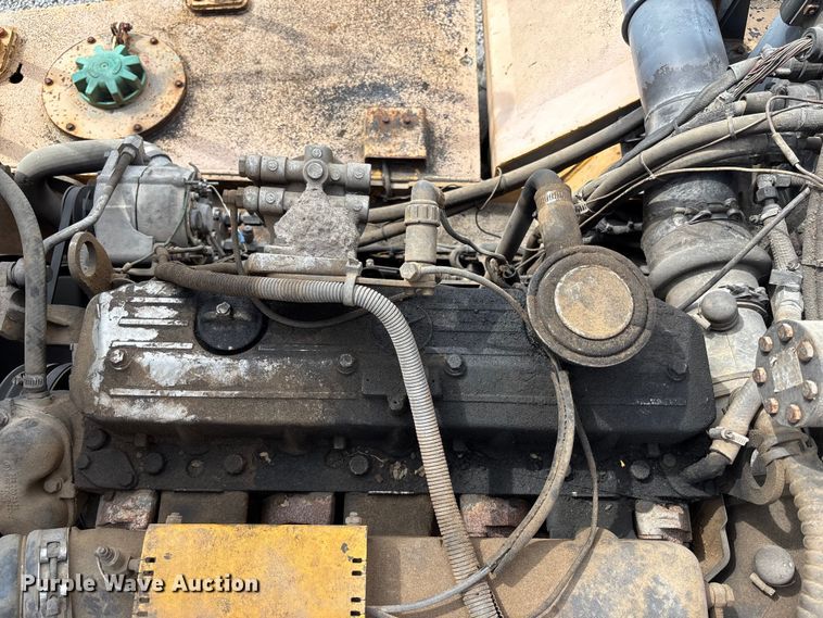 image for item FH7057 2000 John Deere 250C articulated haul truck