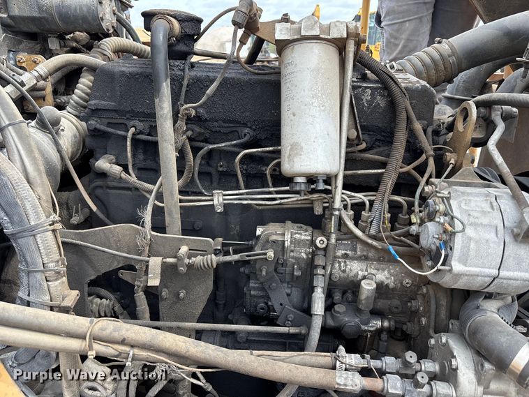 image for item FH7057 2000 John Deere 250C articulated haul truck