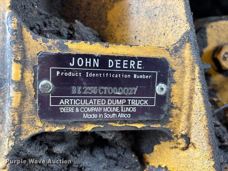 image for item FH7057 2000 John Deere 250C articulated haul truck