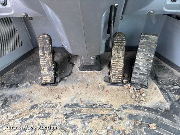 image for item FH7058 2012 Komatsu WA480-6 wheel loader