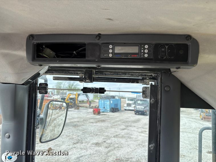 image for item FH7058 2012 Komatsu WA480-6 wheel loader