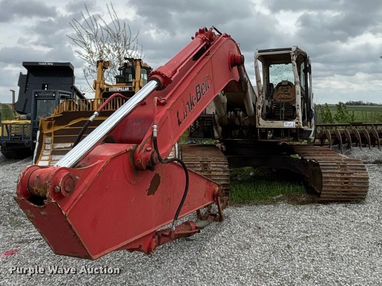 image for item FH7059 Linkbelt 225 excavator