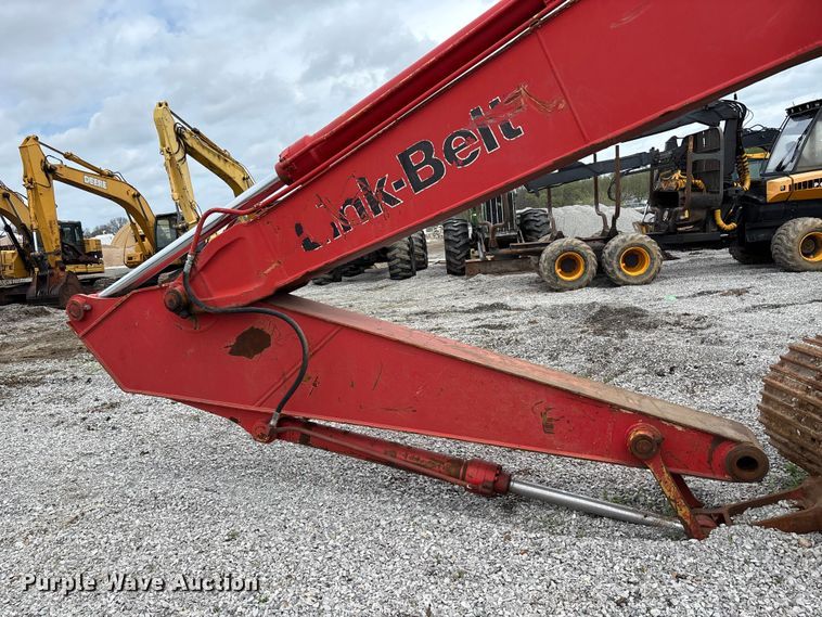 image for item FH7059 Linkbelt 225 excavator