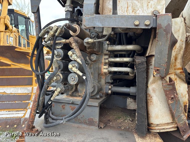 image for item FH7059 Linkbelt 225 excavator