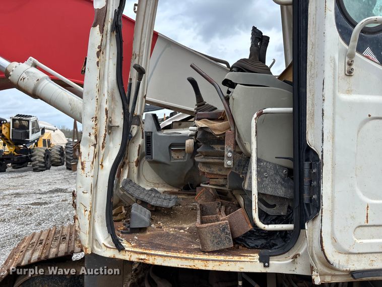 image for item FH7059 Linkbelt 225 excavator