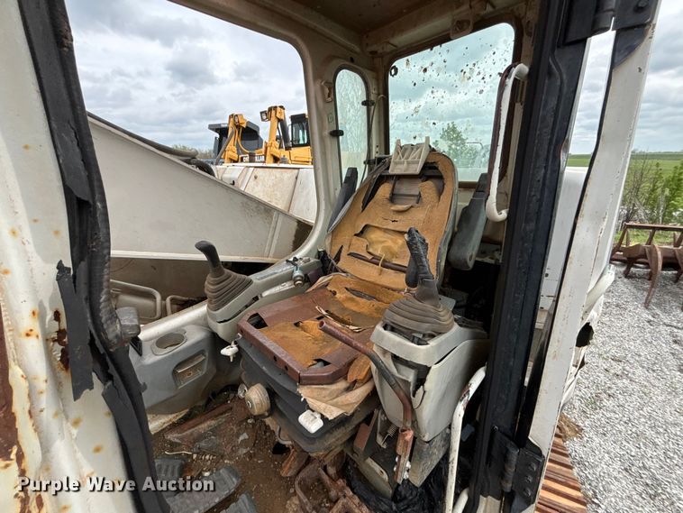 image for item FH7059 Linkbelt 225 excavator