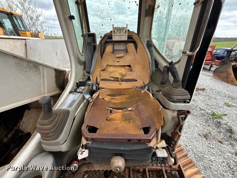 image for item FH7059 Linkbelt 225 excavator