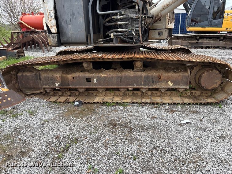 image for item FH7059 Linkbelt 225 excavator