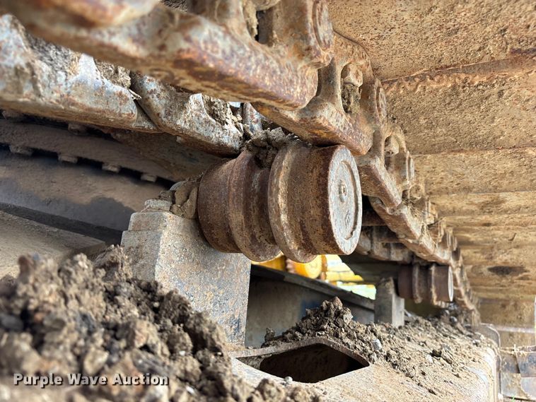 image for item FH7059 Linkbelt 225 excavator