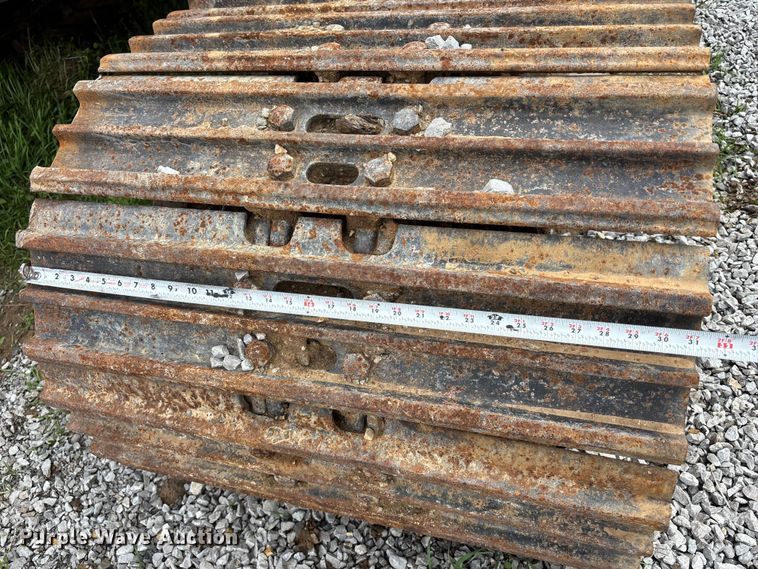 image for item FH7059 Linkbelt 225 excavator