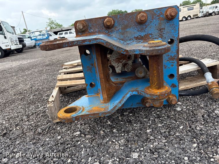 image for item FI0164 Excavator breaker