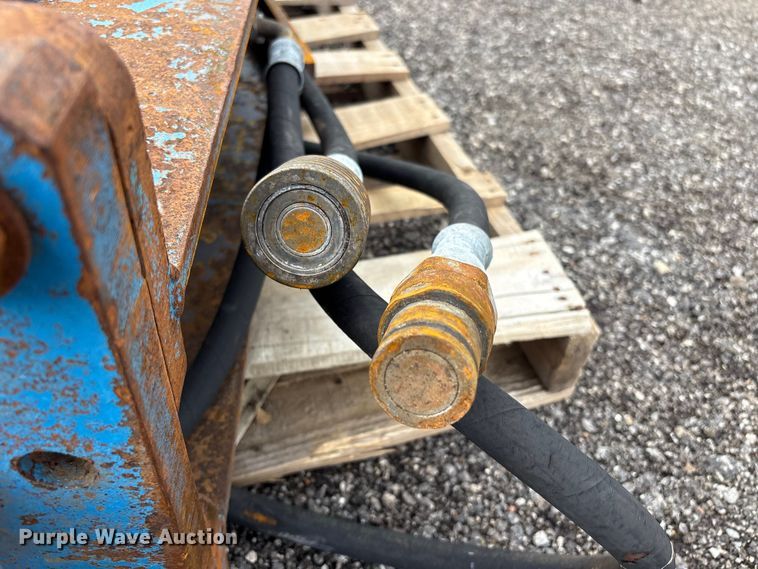 image for item FI0164 Excavator breaker