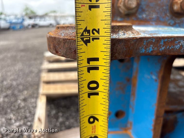 image for item FI0164 Excavator breaker