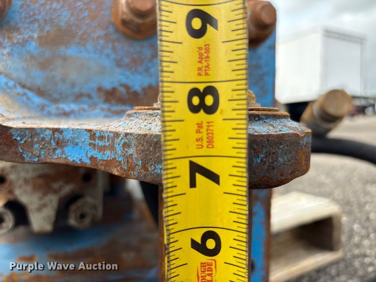 image for item FI0164 Excavator breaker