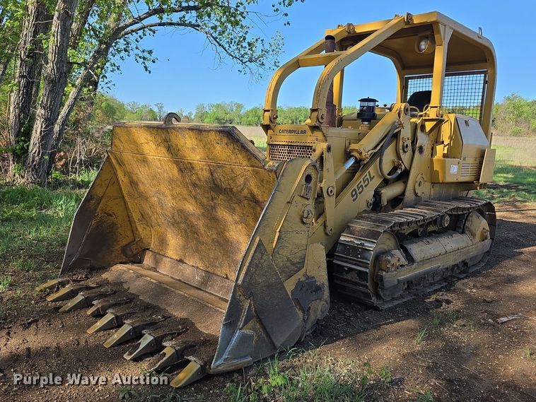 image for item FI0946 1972 Caterpillar 955L track loader