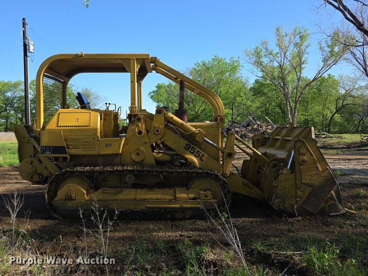 image for item FI0946 1972 Caterpillar 955L track loader