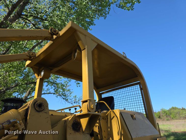 image for item FI0946 1972 Caterpillar 955L track loader