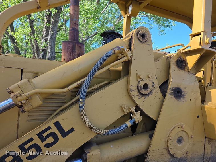 image for item FI0946 1972 Caterpillar 955L track loader