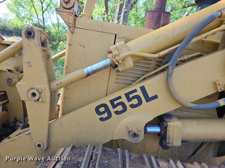 image for item FI0946 1972 Caterpillar 955L track loader