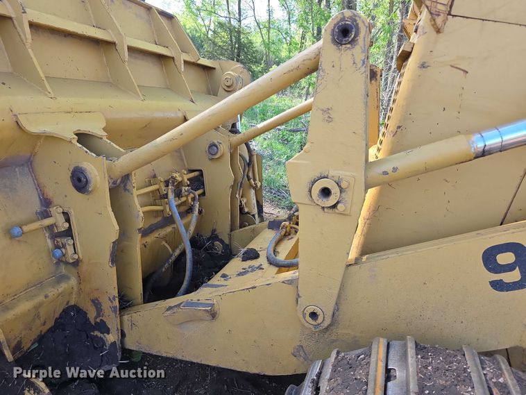 image for item FI0946 1972 Caterpillar 955L track loader