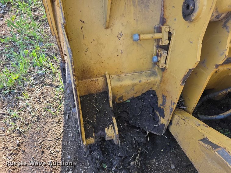 image for item FI0946 1972 Caterpillar 955L track loader