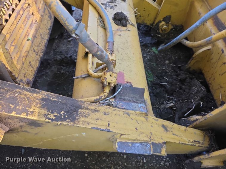 image for item FI0946 1972 Caterpillar 955L track loader