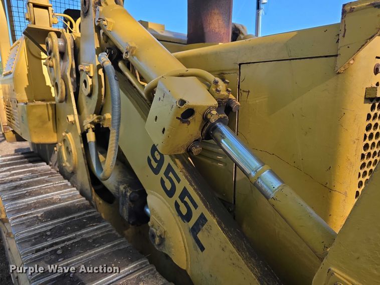 image for item FI0946 1972 Caterpillar 955L track loader