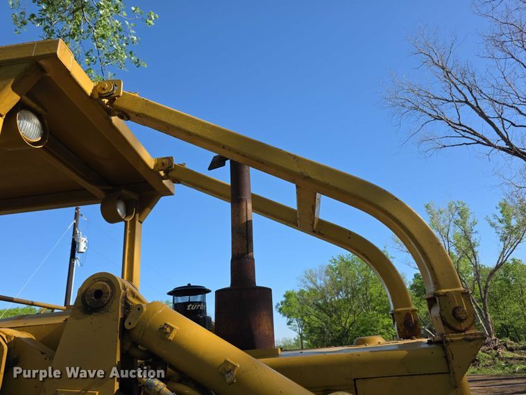 image for item FI0946 1972 Caterpillar 955L track loader