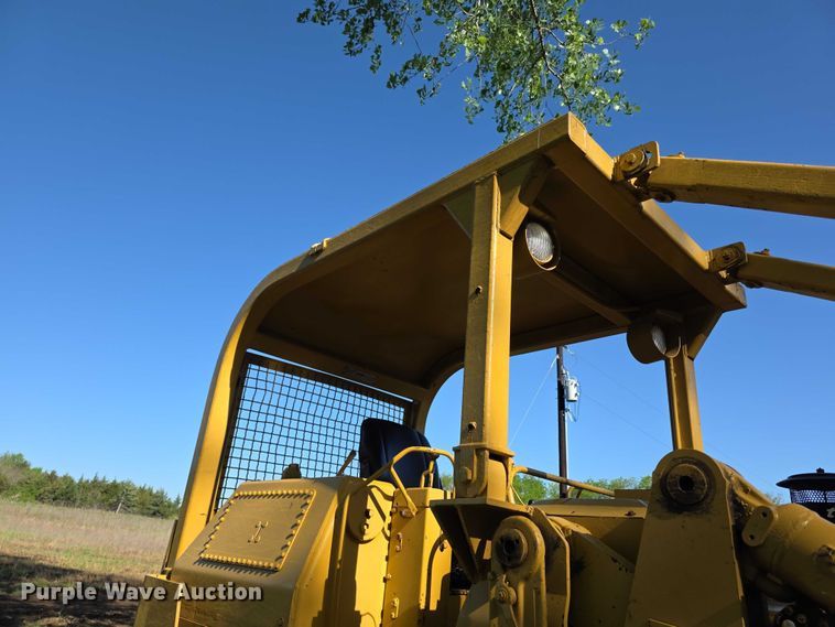 image for item FI0946 1972 Caterpillar 955L track loader