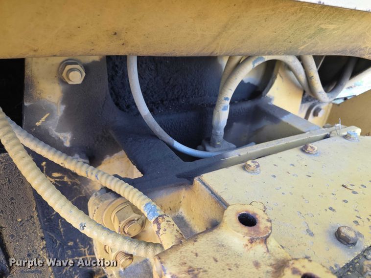 image for item FI0946 1972 Caterpillar 955L track loader