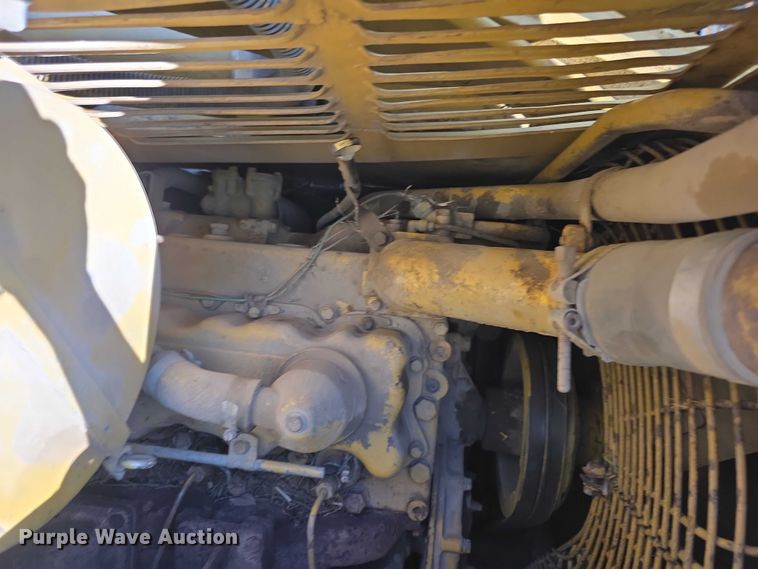 image for item FI0946 1972 Caterpillar 955L track loader