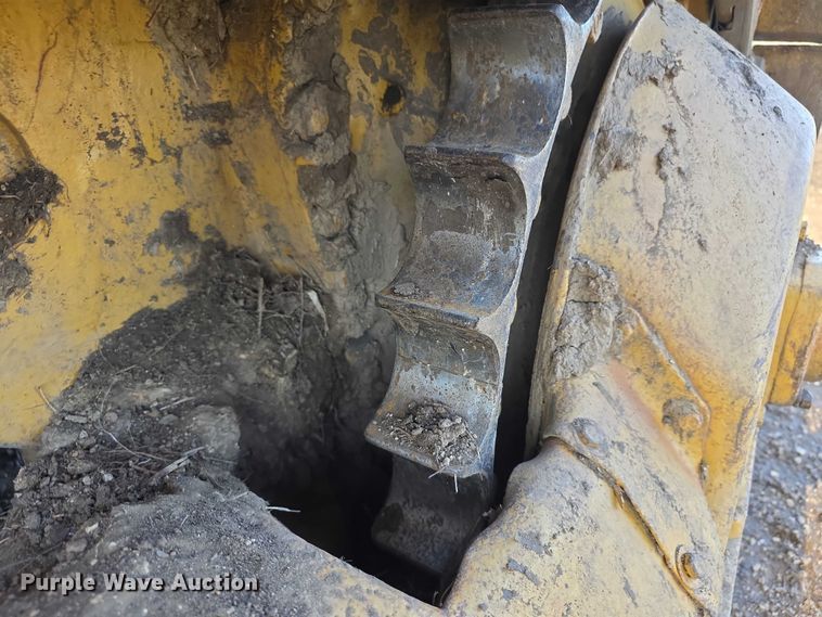 image for item FI0946 1972 Caterpillar 955L track loader