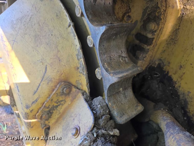 image for item FI0946 1972 Caterpillar 955L track loader